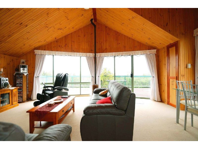 2 Yarramundi Way, Cowes VIC 3922