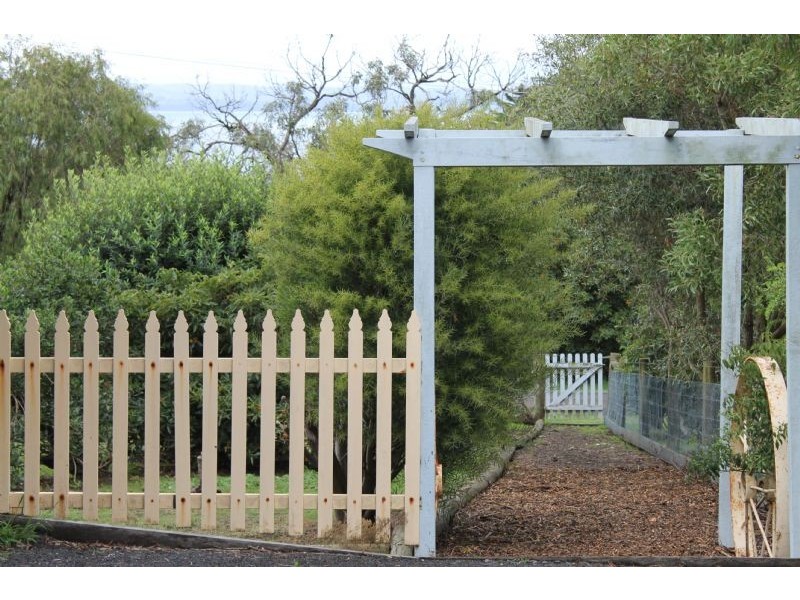 18 Seacombe Grove, Ventnor VIC 3922