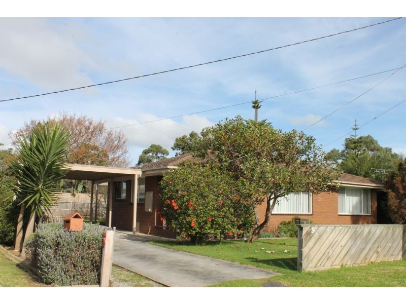 9 Chicory Avenue, Cowes VIC 3922