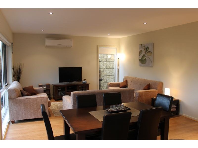 2/2 Kate Court, Cowes VIC 3922