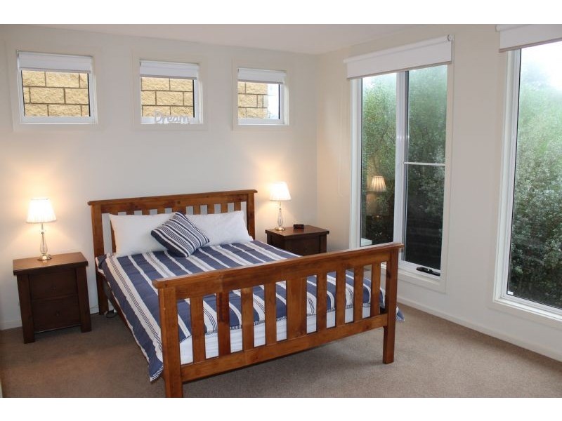 2/2 Kate Court, Cowes VIC 3922