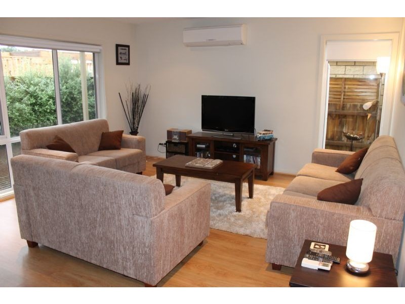 2/2 Kate Court, Cowes VIC 3922