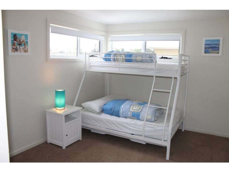 2/2 Kate Court, Cowes VIC 3922