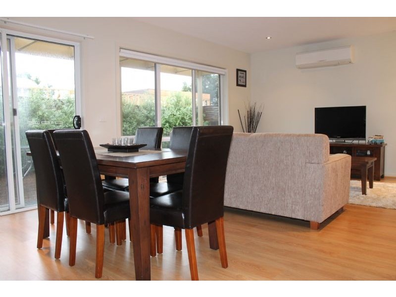 2/2 Kate Court, Cowes VIC 3922