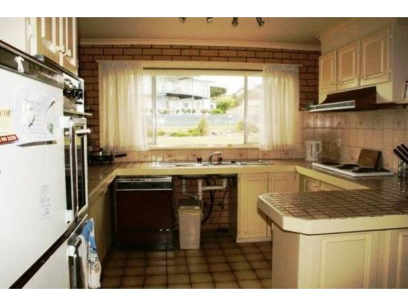 7 Stradbroke Crescent, Surf Beach VIC 3922