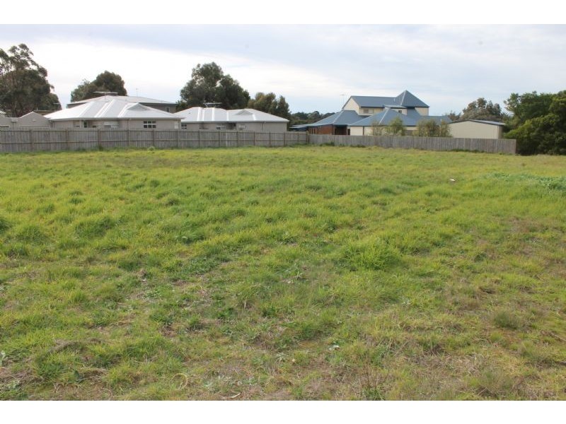 29 Jenner Avenue, Cowes VIC 3922