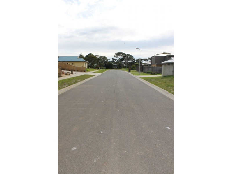 29 Jenner Avenue, Cowes VIC 3922