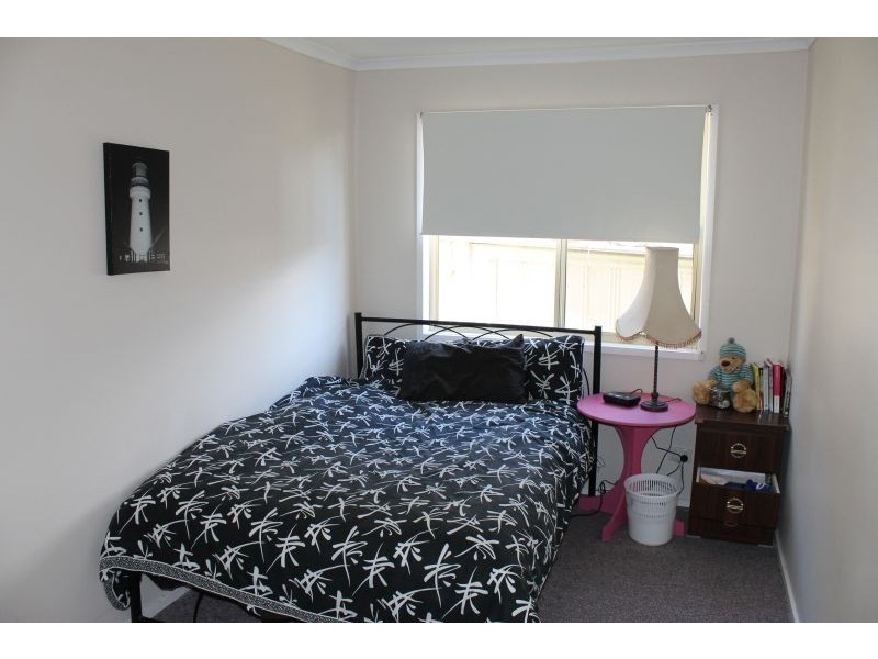 16 Caroline Avenue, Cowes VIC 3922