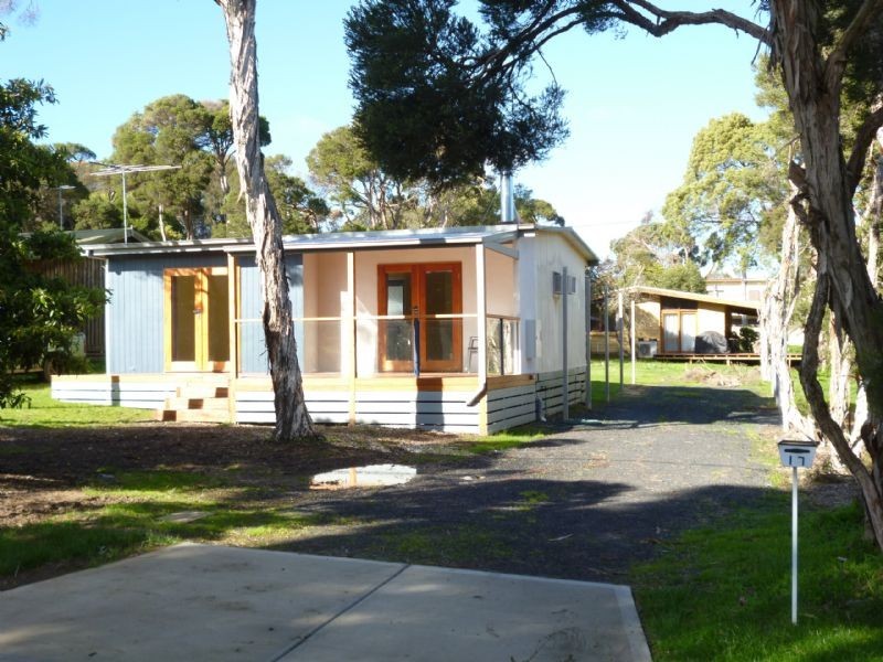 17 Ti Tree Drive, Cowes VIC 3922