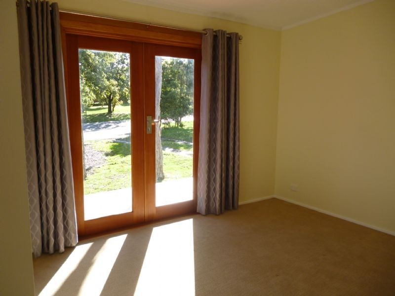 17 Ti Tree Drive, Cowes VIC 3922