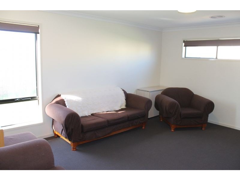 15 Boobook Grove, Cowes VIC 3922