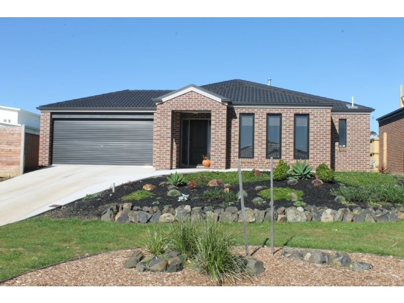 15 Boobook Grove, Cowes VIC 3922