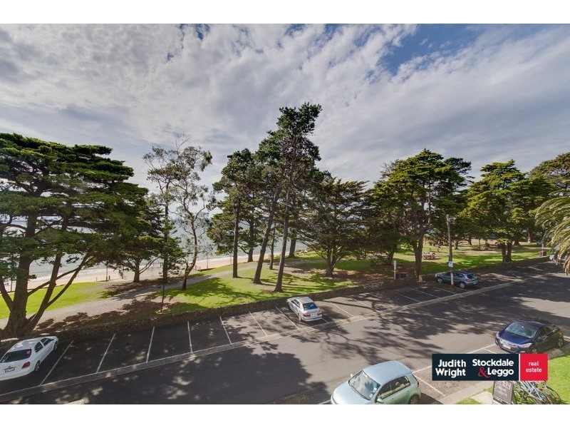 13/4 The Esplanade, Cowes VIC 3922