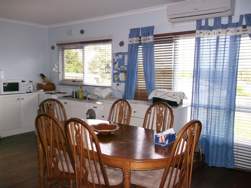 27 Sunset Drive, Sunset Strip VIC 3922