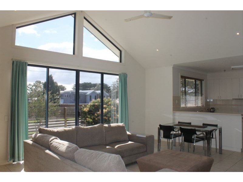1/27 Chapel Street, Cowes VIC 3922