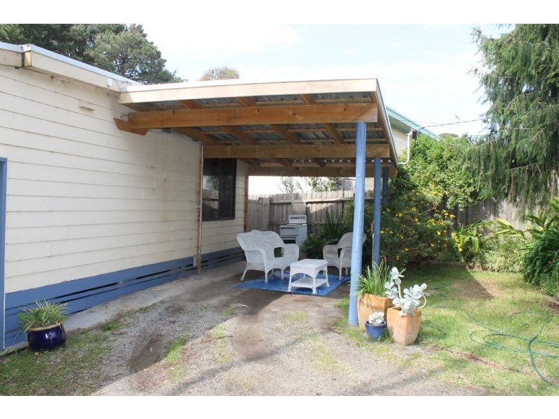 17 Scenic Drive, Cowes VIC 3922