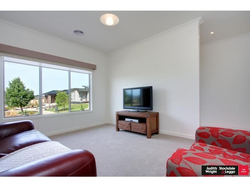 2 Blue Wren Place, Cowes VIC 3922