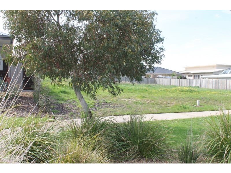 12 Wagtail Way, Cowes VIC 3922