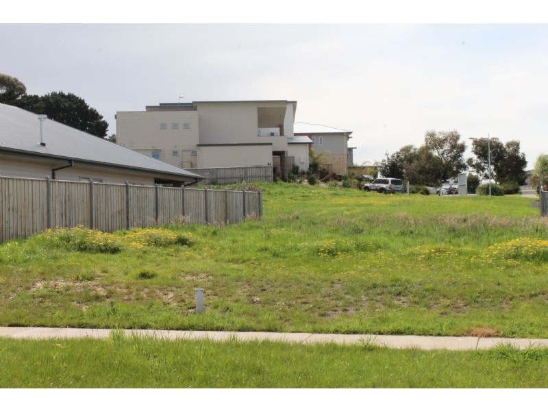 12 Wagtail Way, Cowes VIC 3922