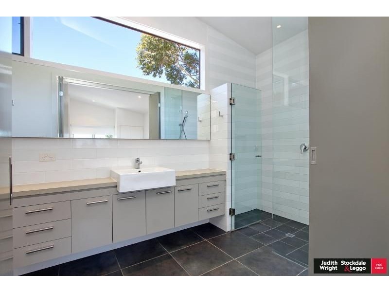 1/2 Hartley Street, Cowes VIC 3922