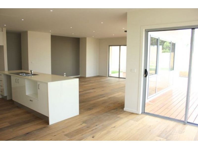 34 Wagtail Way, Cowes VIC 3922