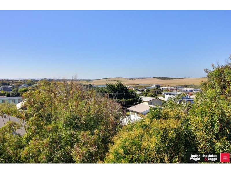 29 Hollywood Crescent, Smiths Beach VIC 3922