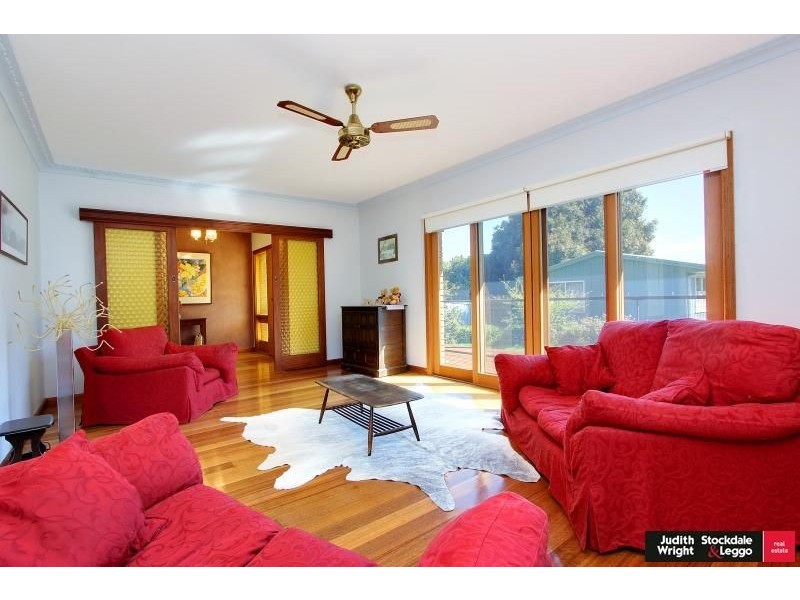 12 Talofa Avenue, Cowes VIC 3922