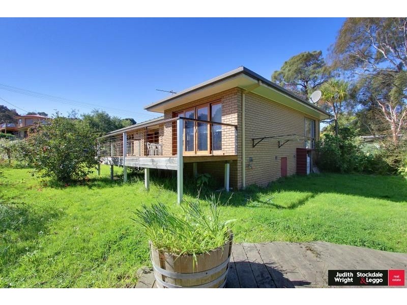 12 Talofa Avenue, Cowes VIC 3922