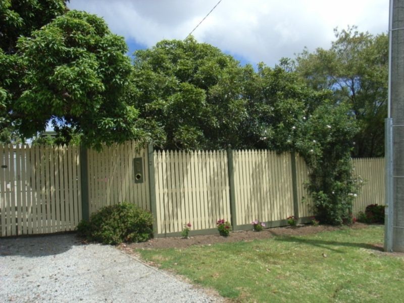 3 Lawrence Avenue, Cowes VIC 3922