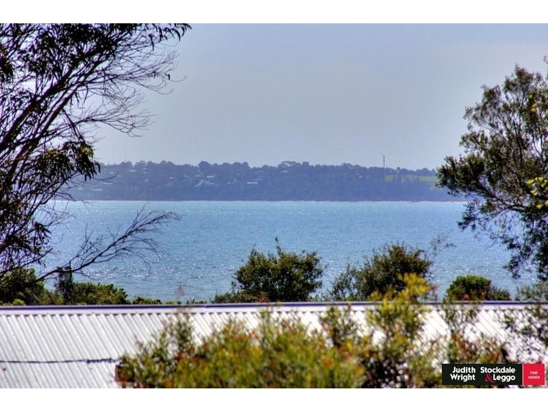 23 McRae Avenue, Cowes VIC 3922