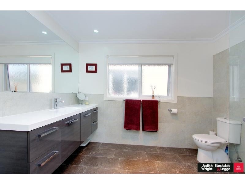 23 McRae Avenue, Cowes VIC 3922