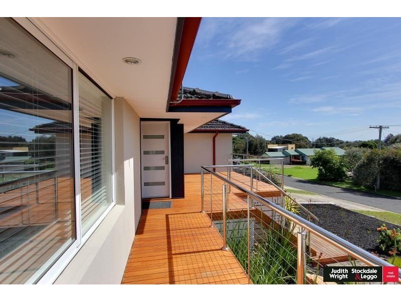 23 McRae Avenue, Cowes VIC 3922