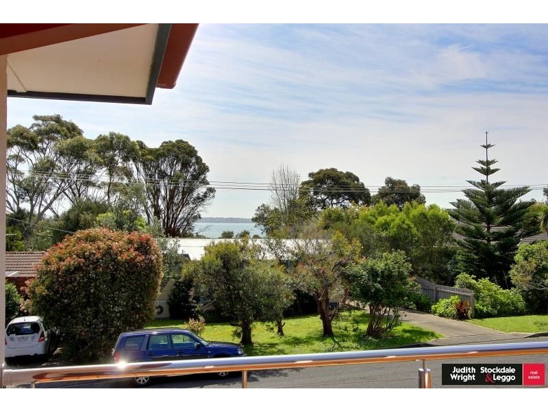 23 McRae Avenue, Cowes VIC 3922