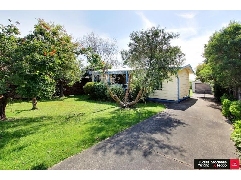 24 McRae Avenue, Cowes VIC 3922