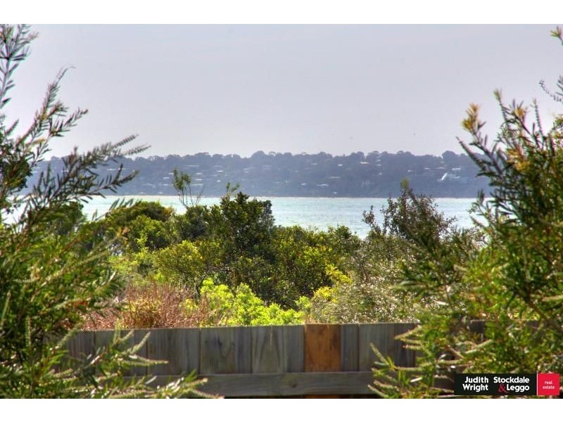 24 McRae Avenue, Cowes VIC 3922