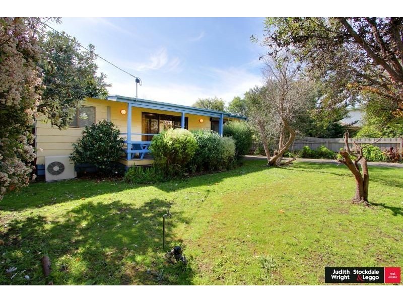 24 McRae Avenue, Cowes VIC 3922