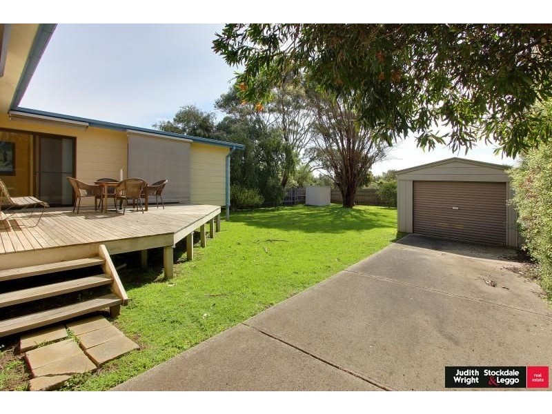 24 McRae Avenue, Cowes VIC 3922