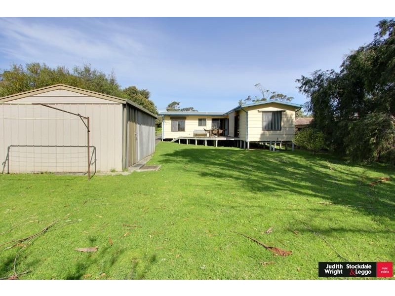 24 McRae Avenue, Cowes VIC 3922