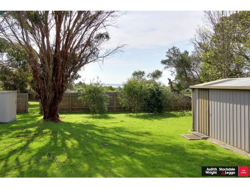 24 McRae Avenue, Cowes VIC 3922