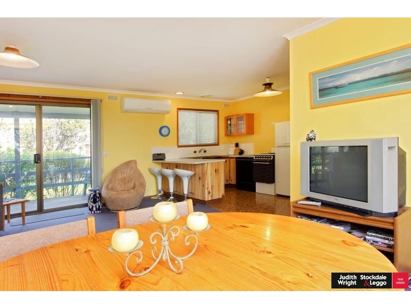 24 McRae Avenue, Cowes VIC 3922