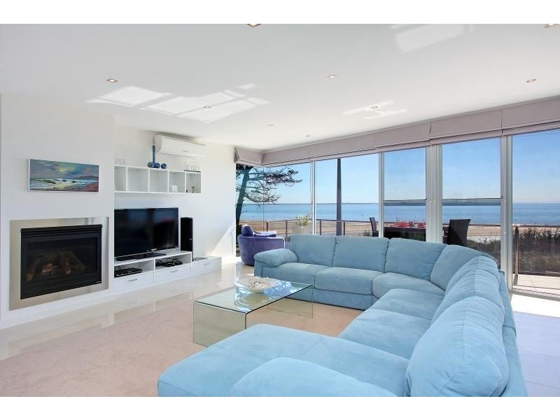 42a Stradbroke Avenue, Cowes VIC 3922