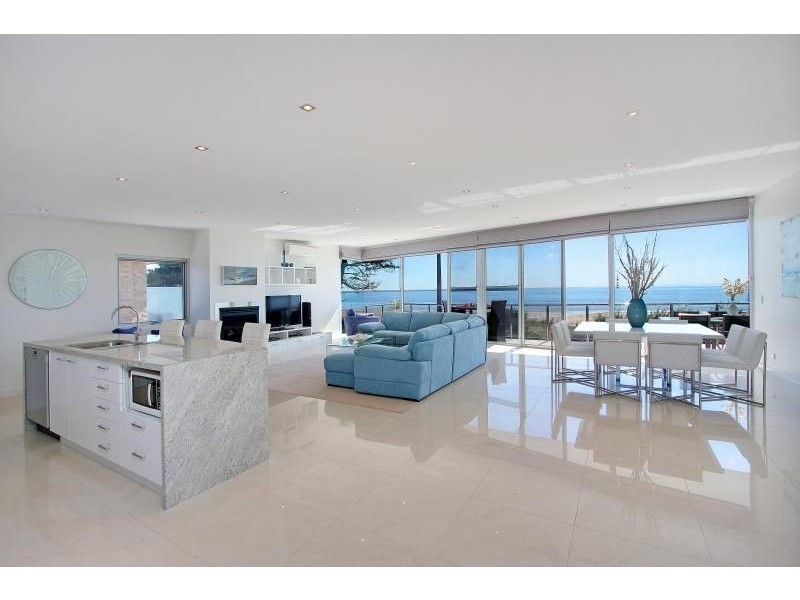 42a Stradbroke Avenue, Cowes VIC 3922