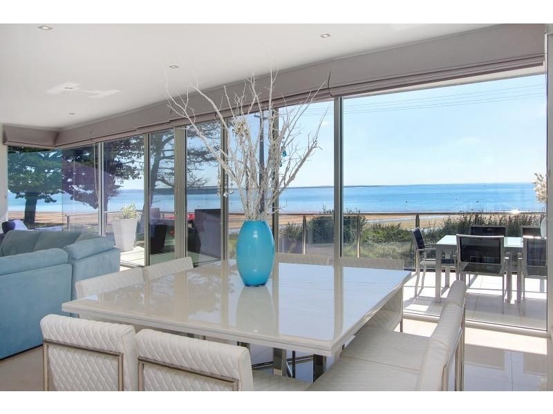 42a Stradbroke Avenue, Cowes VIC 3922