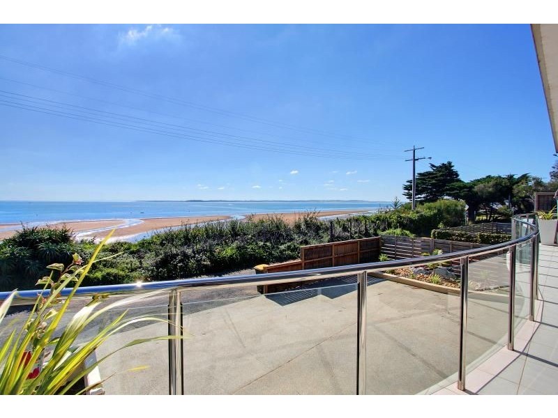 42a Stradbroke Avenue, Cowes VIC 3922