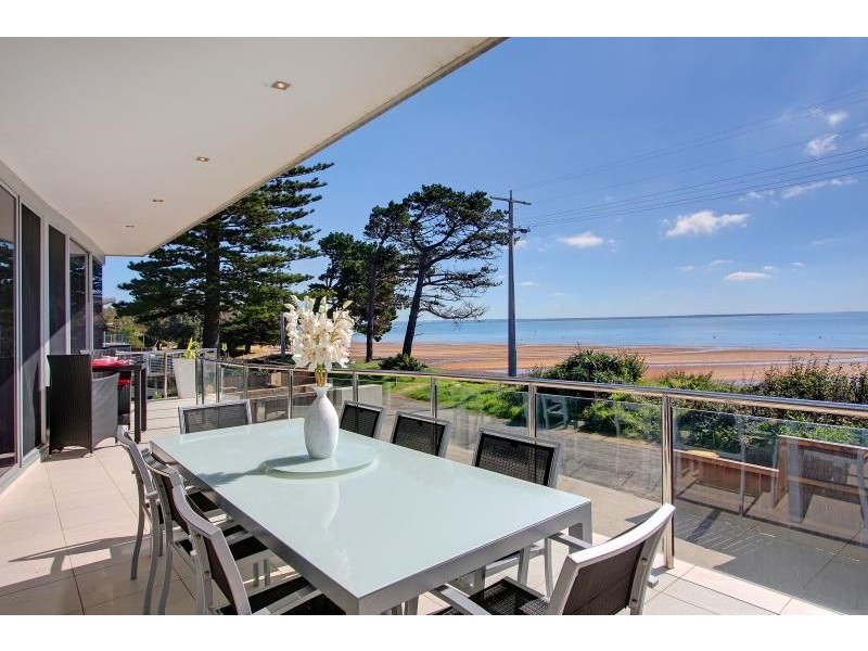 42a Stradbroke Avenue, Cowes VIC 3922