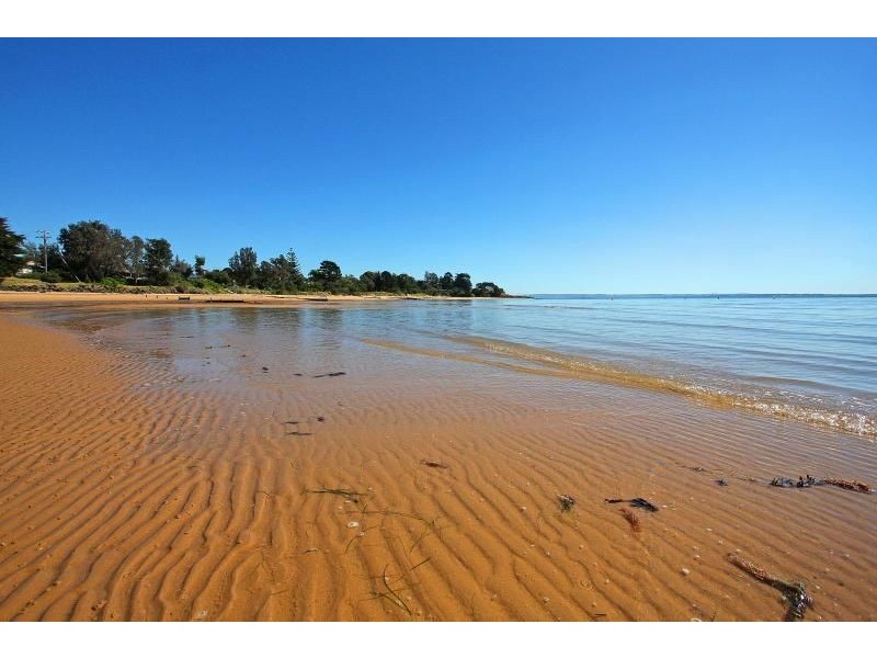 42a Stradbroke Avenue, Cowes VIC 3922