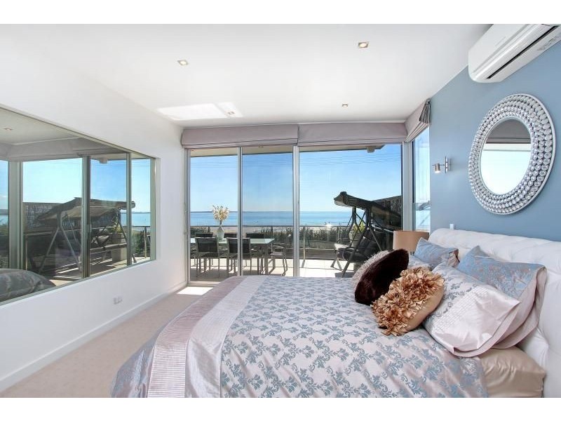 42a Stradbroke Avenue, Cowes VIC 3922