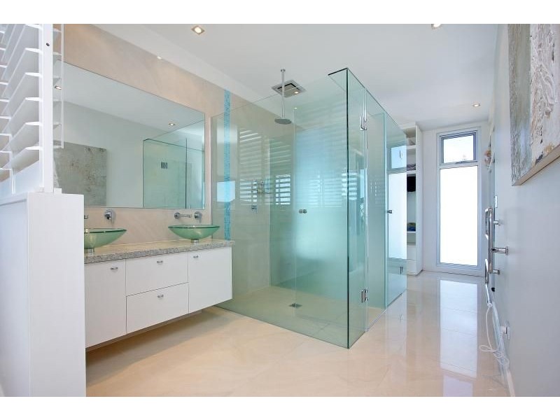 42a Stradbroke Avenue, Cowes VIC 3922