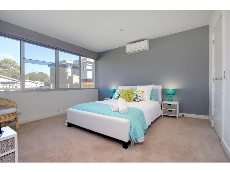 42a Stradbroke Avenue, Cowes VIC 3922