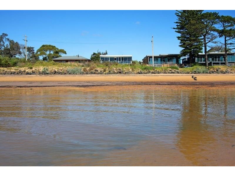 42a Stradbroke Avenue, Cowes VIC 3922